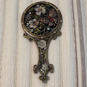 Elegant Floral Wall Decor with Gold and Brown Accents